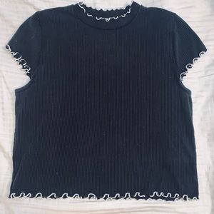 Ribbed short sleeve with frill
